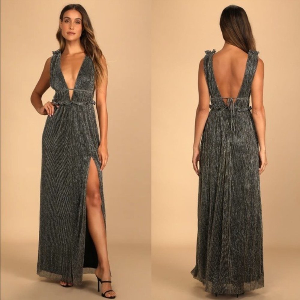 ✨ NWT Lulus Spotlight on You Black and Gold Metallic Maxi Dress ✨